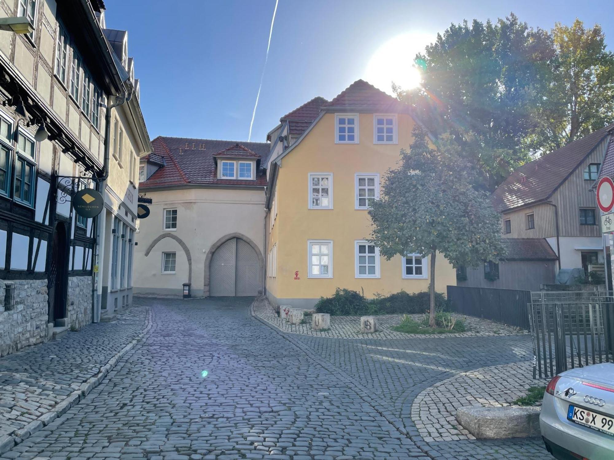 Ferienwohnung Schildblick Modernes Apartment Direkt In Der Altstadt Von Erfurt Nahe Der Kraemerbruecke - Beste Innenstadtlage Kültér fotó