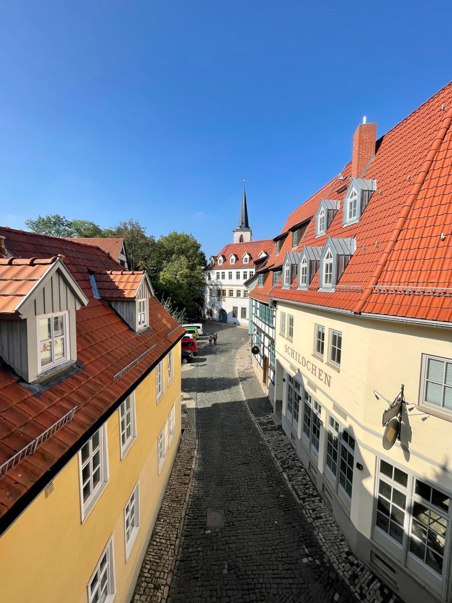 Ferienwohnung Schildblick Modernes Apartment Direkt In Der Altstadt Von Erfurt Nahe Der Kraemerbruecke - Beste Innenstadtlage Kültér fotó