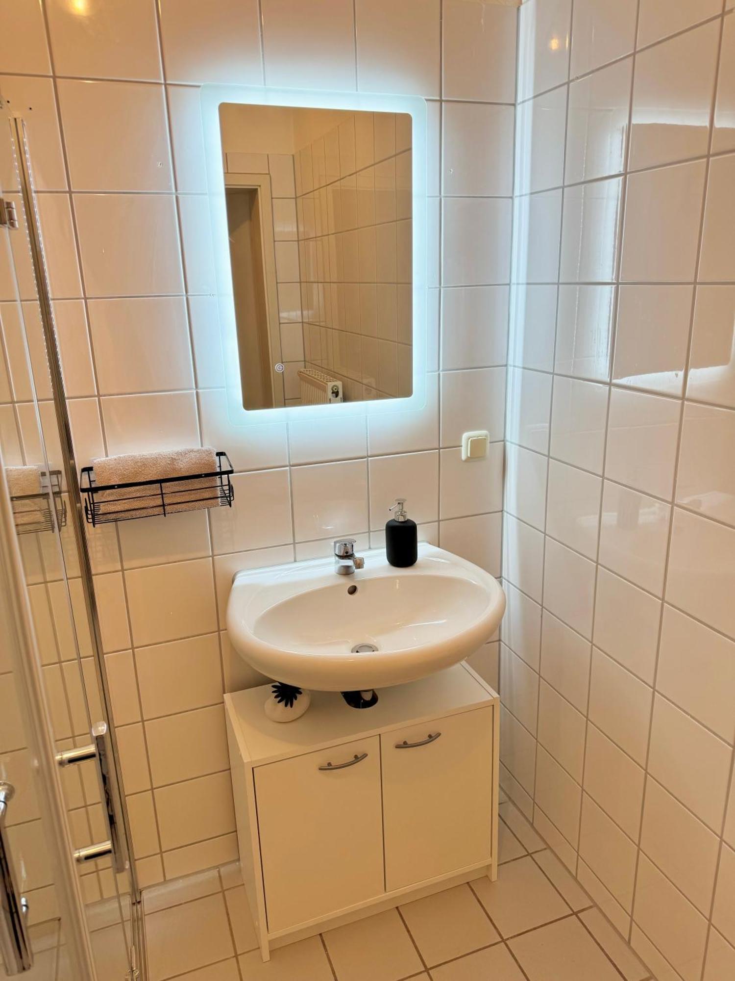 Ferienwohnung Schildblick Modernes Apartment Direkt In Der Altstadt Von Erfurt Nahe Der Kraemerbruecke - Beste Innenstadtlage Kültér fotó