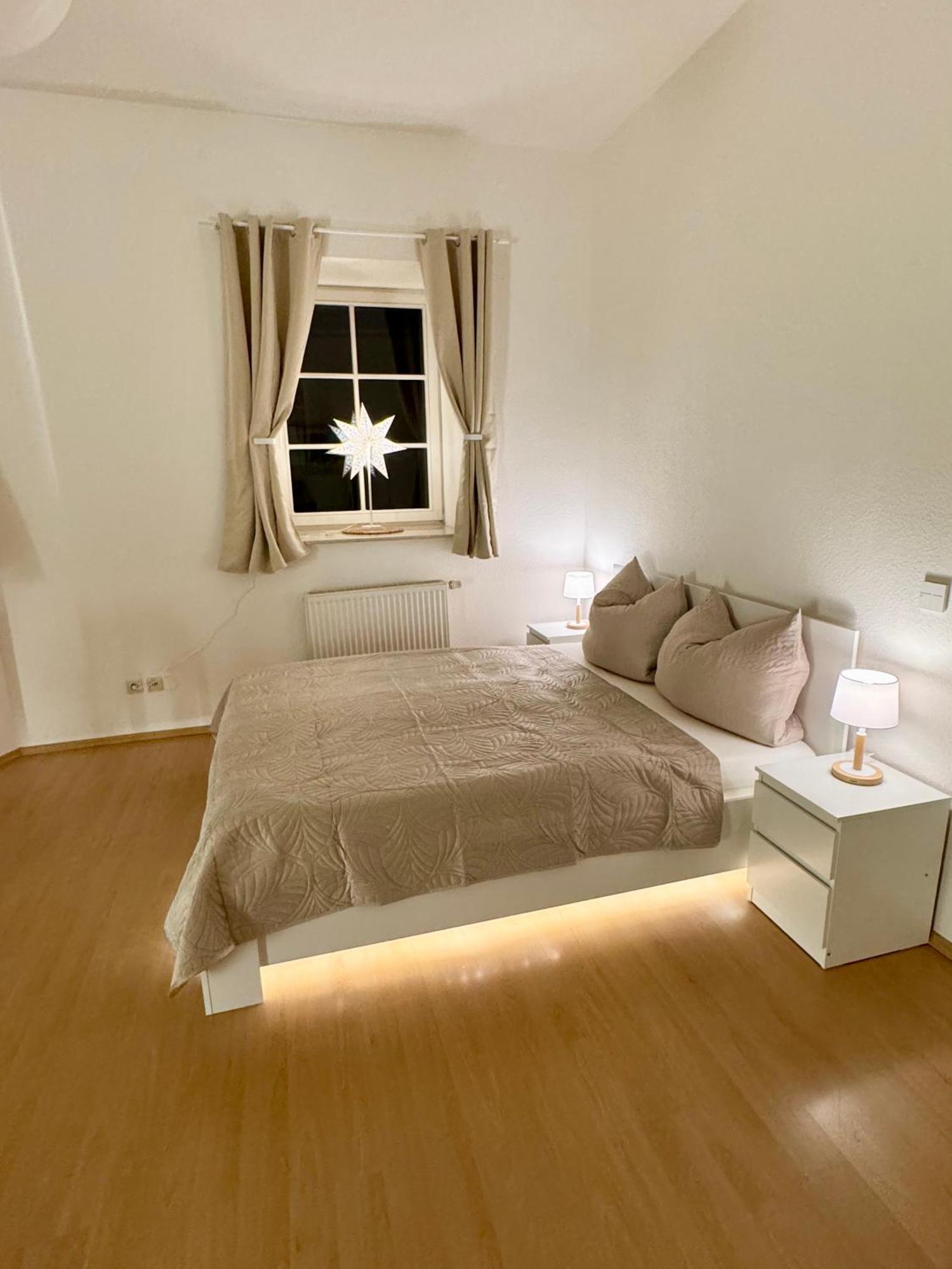 Ferienwohnung Schildblick Modernes Apartment Direkt In Der Altstadt Von Erfurt Nahe Der Kraemerbruecke - Beste Innenstadtlage Kültér fotó